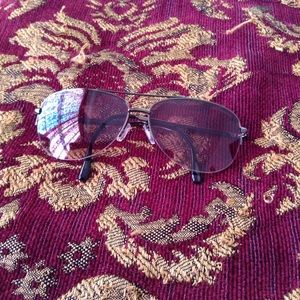 🔥LIZ Claiborne Sunglasses !